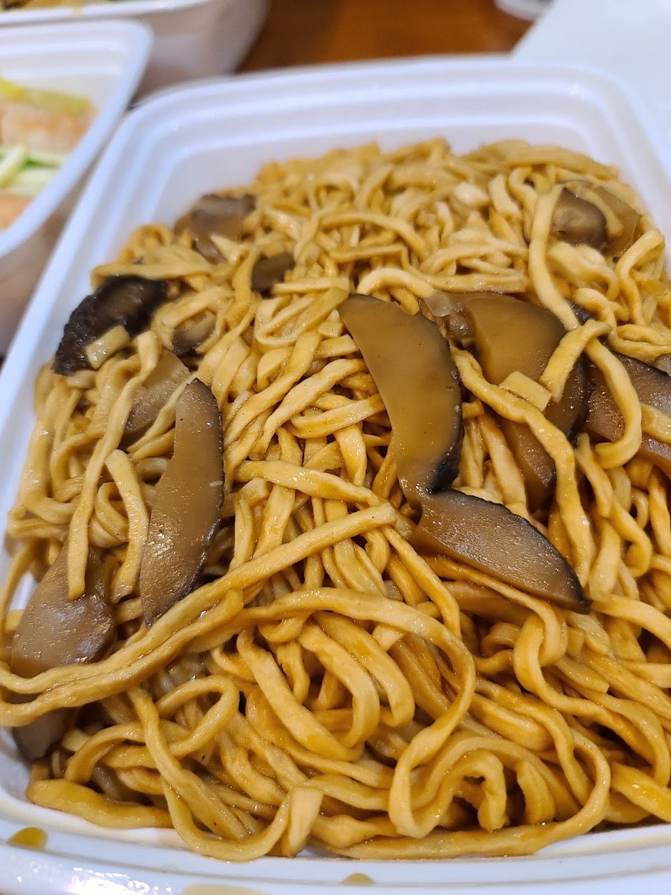 Mushoroom E-Fu Noodles